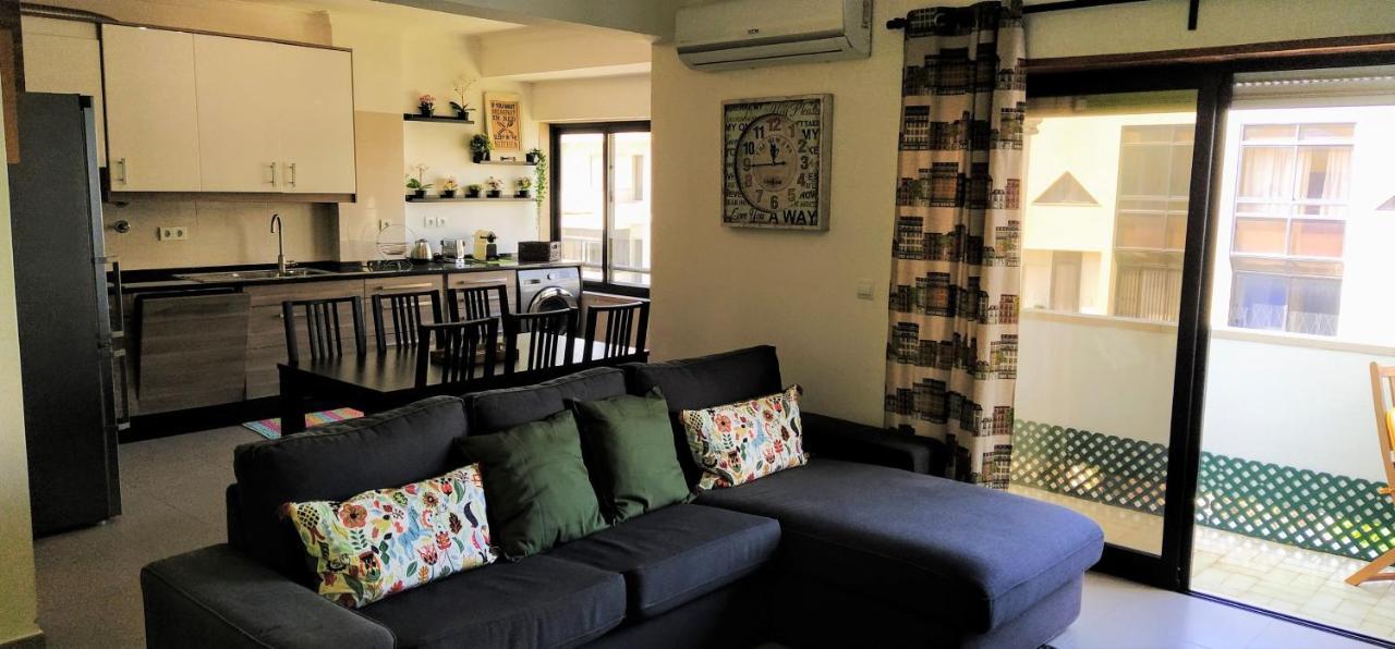 Large Apartment Near The Beach And Lisbon Costa de Caparica Zewnętrze zdjęcie