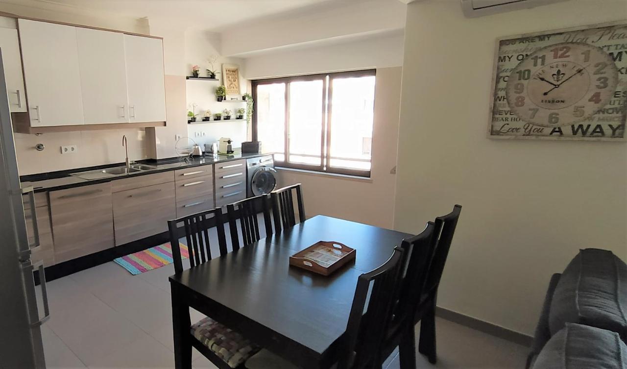 Large Apartment Near The Beach And Lisbon Costa de Caparica Zewnętrze zdjęcie
