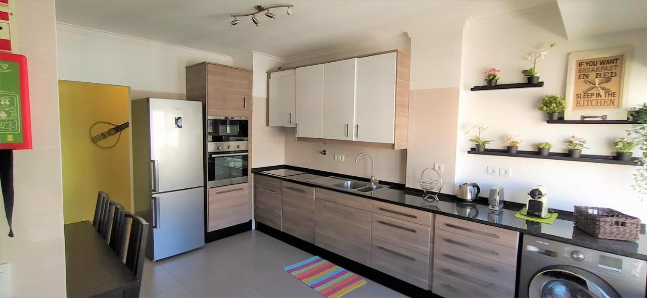 Large Apartment Near The Beach And Lisbon Costa de Caparica Zewnętrze zdjęcie