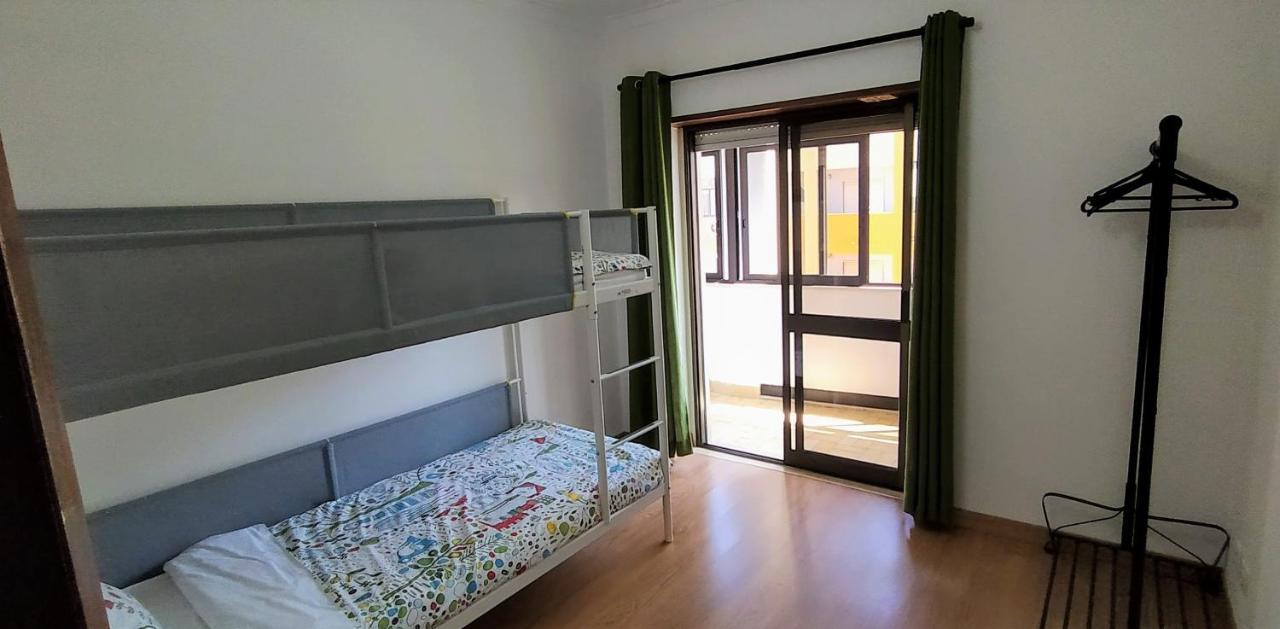 Large Apartment Near The Beach And Lisbon Costa de Caparica Zewnętrze zdjęcie