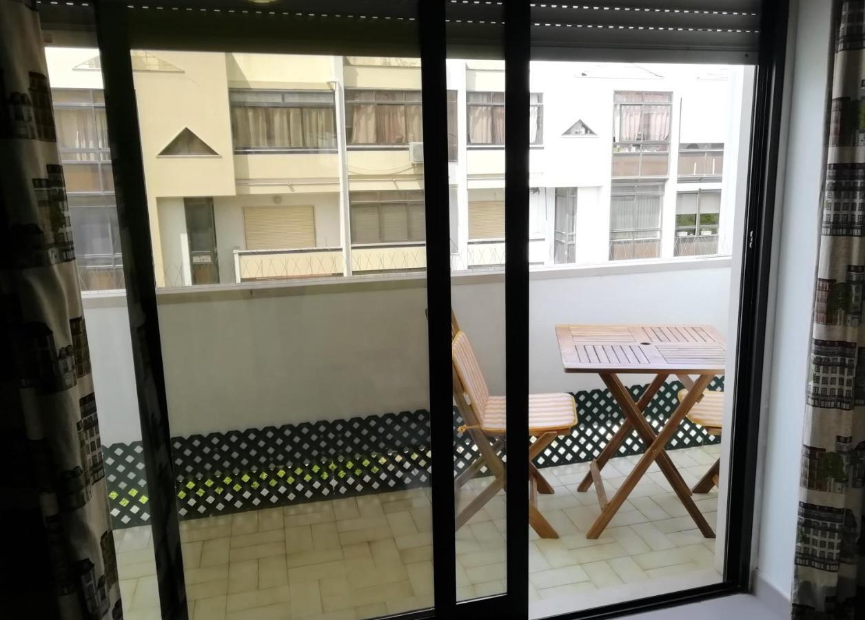 Large Apartment Near The Beach And Lisbon Costa de Caparica Zewnętrze zdjęcie